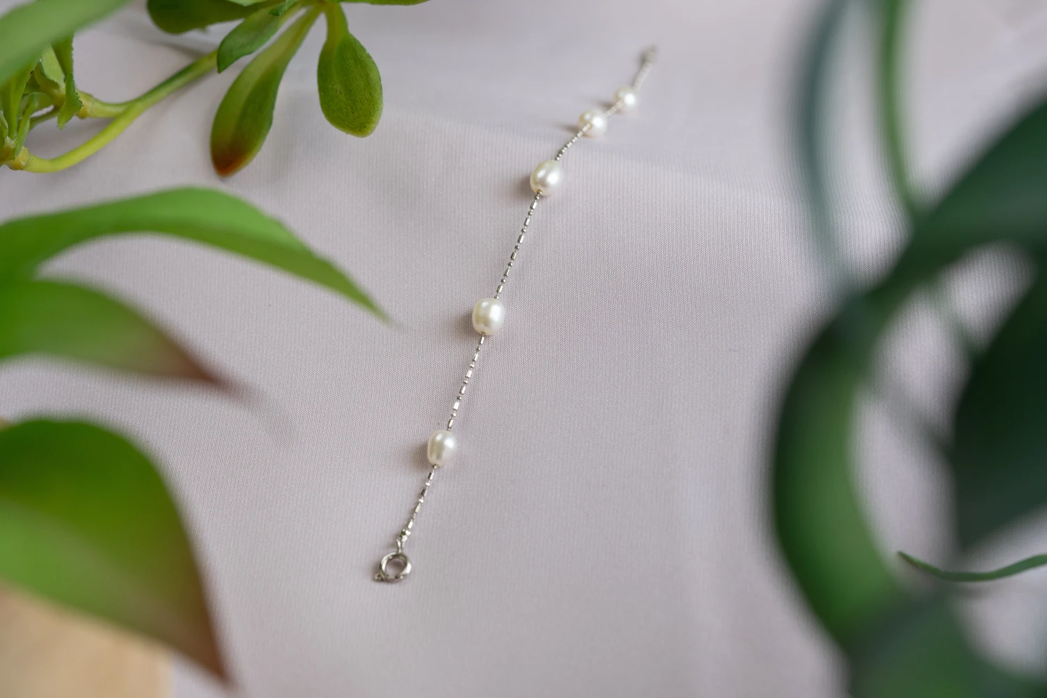 Simple Pearl Bracelet